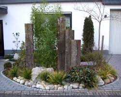 Harmonisches Steinbett Deko Vor Der Haustur Ideen Harmonisches Steinbett Harmonisches Steinbett Fantastische Vorgarten Steinbeet Gartengestaltung Ideen