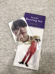 His dicon 'bts goes on!' is also the best selling member edition on hmv. Bts Dicon Taehyung Photocard Keyring Acrylic Hobbies Toys Memorabilia Collectibles K Wave On Carousell