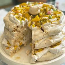 Julie Andrieu Profil Officiel On Instagram Si Vous Etes A La Recherche D Idees De Dessert Pour Votre Menu De Noel Pavlova Julie Andrieu Fruit De La Passion
