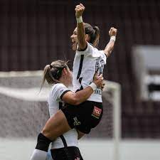 Corinthians is playing next match on 19 jun 2021 against minas icesp df in campeonato brasileiro, serie a1, women.when the match starts, you will be able to follow corinthians v minas icesp df live score, standings, minute by minute updated live results and match statistics. Corinthians Massacra A Ferroviaria E Fatura O Bicampeonato Do Paulista Feminino Jovem Pan
