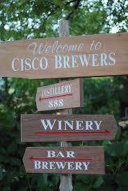 Visit Nantucket S Infamous Cisco Brewery For A Tall Cold One Our Favorite Beer Is Whale S Tail Pale Ale Schone Orte Reisen Reiseziele