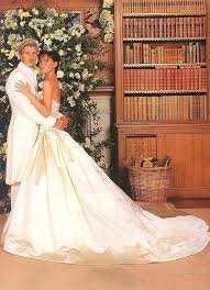 Lipstickstarsandkillerheels Celebrity Weddings Beckham Wedding Celebrity Wedding Gowns Iconic Weddings