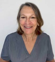 Jennifer Burrell's Instagram, Twitter & Facebook