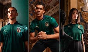 Shop official italy soccer gear including 2018 italy jerseys, kits, shirts and more italy soccer apparel from our italy football shop online today. Italy Release Stunning Green Renaissance Kit Inspired By The Shirt They Wore Once Back In 1954 Daily Mail Online