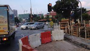 Apa yang menyebabkan kereta jalan tersengok sengok. Jalan Berlubang Punca Kesesakan Jalan Dan Kemalangan Gohed Gostan