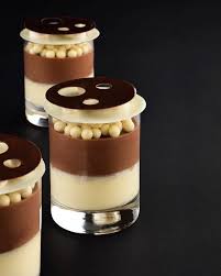 Creme Brulee Chocolate Mousse While Chocolate Crunchy Pearls For My Class At Peckale Photo By Krinitskiy Chefsroll Bachour Bachourchocolate Bachourcho Herkut