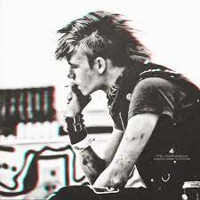 pin by diaadiaadi on alone boy photography poses girl photography poses boy photography