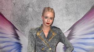 Insbesondere zoe und sally hatten allen grund zur aufregung, denn bei ihnen entpuppte sich das umstyling als besonders krass. Eigentlich Ganz Zahm Hat Zoe Bad Girl Image Nur Durch Gntm Promiflash De