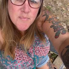 Me with 5 years, 1989 😎🤘🏼 The skateboard was almost bigger than me😂🙈  Greetings from Germany