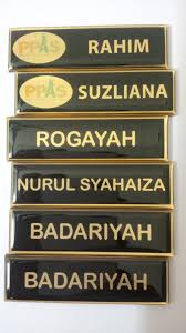 Pesan name tag,jual name tag,sedia name tag, tempah name tag name tag / papan nama bagi anda yang membutuhkan name tag baik untuk perkantoran maupun untuk instansi pemerintah, kami sediakan dan kami menerima pemesanan untuk segala jenis nametag baik dengan model dan desain sendiri maupun yang sudah tinggal terima jadi. Tempahan Name Tag Dengan Mh Print Mh Print Shah Alam Facebook