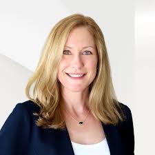 Jennifer Hatcher's Instagram, Twitter & Facebook