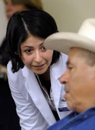 Young medical students reach out to those in Peoria community