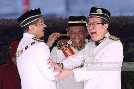 Lim guan eng, the chief minister of penang, is one of the most prominent figures of the democratic action party (dap) of malaysia. Najib Razak 18 Jan Lim Guan Eng Tandatangan Surat Batal ÙÙŠØ³Ø¨ÙˆÙƒ