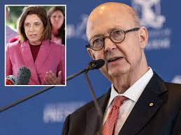 Cassini Enceladus NASA: Saturn moon 'could support life'