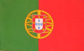 Portugália zászlaját egy függőleges vonal 2:3 arányban egy bal oldali zöld és egy jobb oldali piros részre osztja. Portugal Zaszlo 90 X 150 Cm Zaszlok Es Lobogok Mindent Kapni Webaruhaz