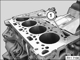 11 12 100 Removing and installing cylinder head (N47D20 K/U/O/T 1)