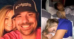 L'homme avait commencé à avoir les cheveux clairsemés et, le jour de son mariage, il a décidé de la surprendre quelque chose de spécial. Il Decouvre Sa Femme Dans Son Lit Avec Un Autre Homme Et Decide De Se Venger