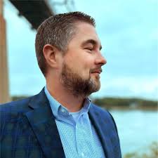 Senior Community Manager