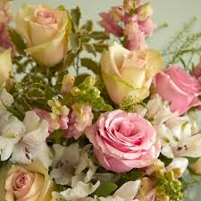 Spray, mix & match, garden, rainbow, super premium, long stem The Meaning Behind Rose Colours And Why You Shouldn T Send Yellow Roses To On Valentine S Day