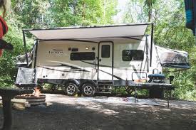 Updated 2020 freedom express 192rbs azdel ultralite carpetless couple's coachmen travel trailer. 2018 Coachmen Freedom Express Trailer Rental In Hamilton On Outdoorsy