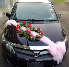 Https Www 24hoursflowersdelivery Com Wp Content Uploads 2016 06 Wedding Car Decoration 70 Jpg Wedding Car Decorations Car Decor Wedding Car Deco