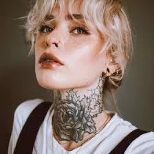 Lana Graves (lanathegraves)