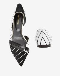 Black And White Ballet Flats 13 Ballet Flats That Are Anything But Basic Sergio Rossi Flats Black And White Flats