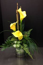 8d7b92a61b4f9da6a36e9fecfc441618 Jpg 1 200 1 800 Pixels Cicek Aranjmani Guzel Cicekler Calla Lilies