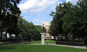 Check spelling or type a new query. Novemberben Allithatjak Fel A Szent Istvan Parkban Az Allamalapito Kiraly Szobrat Pestisracok