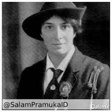 She outlived her husband, who was 32 years her senior, by over 35 years. Pramuka Smerusaka Pa Twitter Olave St Clair Baden Powell 1889 1977 Istri Tercinta Baden Powel Gpberaksi Http T Co 0fcaoz5kr5