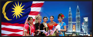 Namun di sisi lain, istilah pribumi ini sendiri juga kerap digunakan sebagai pembeda antar golongan masyarakat yang dianggap sebagai orang/suku/etnis asli indonesia dengan mereka yang dianggap sebagai kaum pendatang. Daftar Jenis Suku Bangsa Di Malaysia
