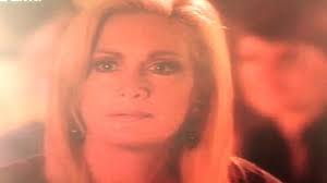 Amanda Michaels chante ''Are You Over Her?''