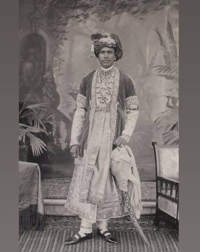 The Maharaja of Alwar and his fleet of Rolls Royce garbage disposal cars You remember how in Pretty Woman, Julia Roberts goes back to the snooty saleswoman who refused to take her