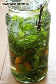 Waldmeisterlikor Rezept Mamas Rezepte Mit Bild Und Kalorienangaben Krauterschnaps Schnaps Rezepte Waldmeister Likor