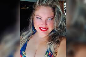 Saiba quem é a veterinária que mantinha gato sem cabeça em casa