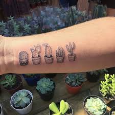 Pin By Hannah Vandergriff On Kleidung Friend Tattoos Minimalist Tattoo Cactus Tattoo