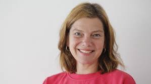 Evelyn Herrmann's Instagram, Twitter & Facebook