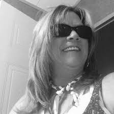 Lisa Miskell's Instagram, Twitter & Facebook