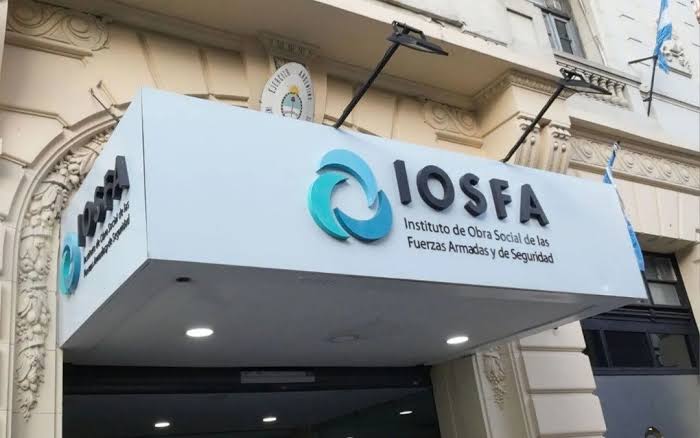 ATE OCUPÓ EL EDIFICIO DE IOSFA Y SE AGRAVA LA CRISIS EN LA OBRA SOCIAL DE  LAS FUERZAS ARMADAS* La Asociación Trabajadores del Estado, encabezada por  su secretario general, Rodolfo Aguiar, ocupó