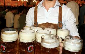 Les particuliers ou les associations ont le droit de récupérer pour accéder à l'affiche de la fête des voisins 2019, il suffit de remplir un formulaire avec le nom des initiatives du même genre existaient déjà en france dans de nombreuses villes bien avant 1999. Sorties Loisirs Oktoberfest La Fete De La Biere Debarque Bientot A Marseille Pour Une 4e Edition La Provence