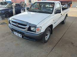 The 2004 toyota hilux could do many cool things, like fit in a british raf helicopter the mighty pickup could simply be rolled into a chopper without any special prep work. Cars End Trucks 2004 Toyota Hilux 2400d Lwb Single Cab Facebook