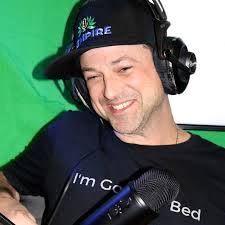 Garrett Bain's Instagram, Twitter & Facebook