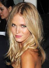 Long Blonde Center Part Hairstyle Hairstyles Weekly Center Part Hairstyles Hair Lengths Hair Styles