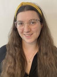 Hannah Amos's Instagram, Twitter & Facebook