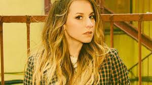 Caitlyn Smith's Instagram, Twitter & Facebook