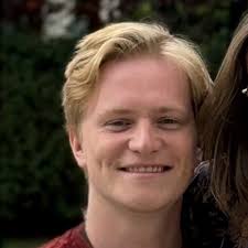 Hi network! After one and a half pawesome years at Edgard & Cooper I've  decided to take the next steps in my career. I'd like to thank everyone at  Edgard & Cooper