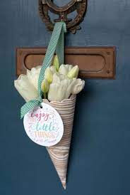 These printable baskets and flowers would make a great may day kids activity for preschoolers and younger children. Make Your Own May Day Basket Lia Griffith
