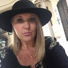 robyn mcdaniel (@robynmcdaniel)