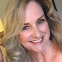 Leanne Crocker's Instagram, Twitter & Facebook