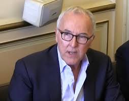 Frank McCourt (executive)